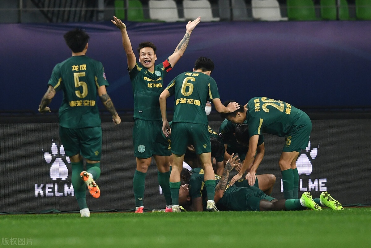 鲁能客场拿下绿城，摆脱连败低迷